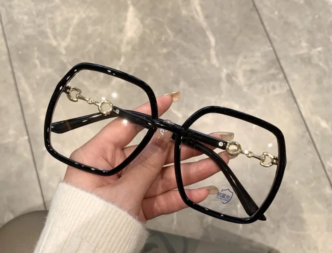 ME - YGG - 151 - MCROONS.COM